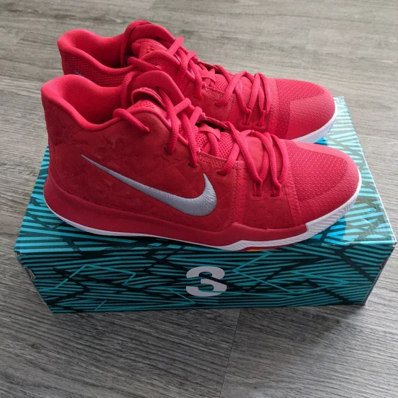 Nike Kyrie 3 GS, Youth Size 6 & 6.5, University Red